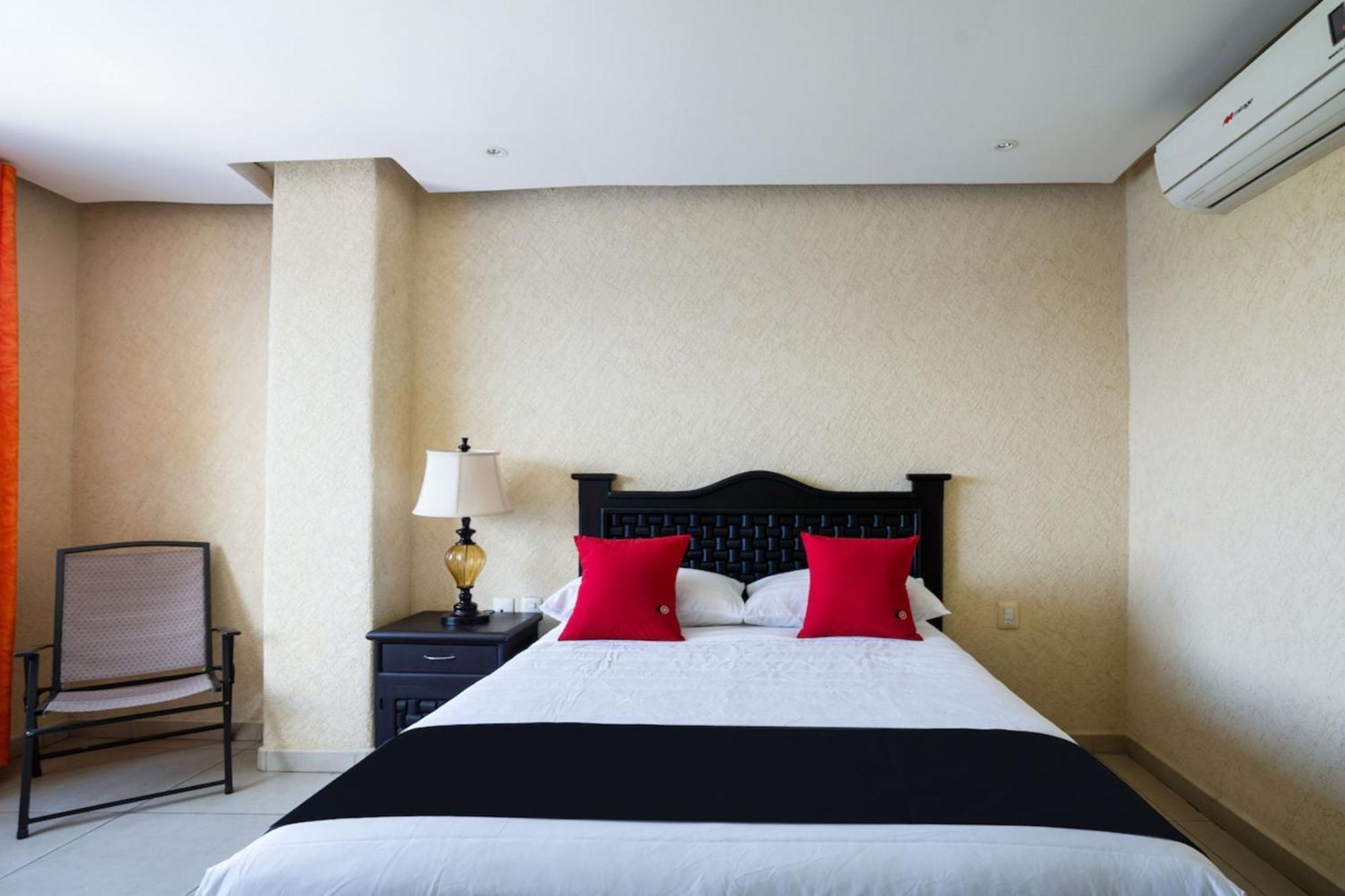 Capital O Hotel Los Caracoles, Акапулко Екстериор снимка
