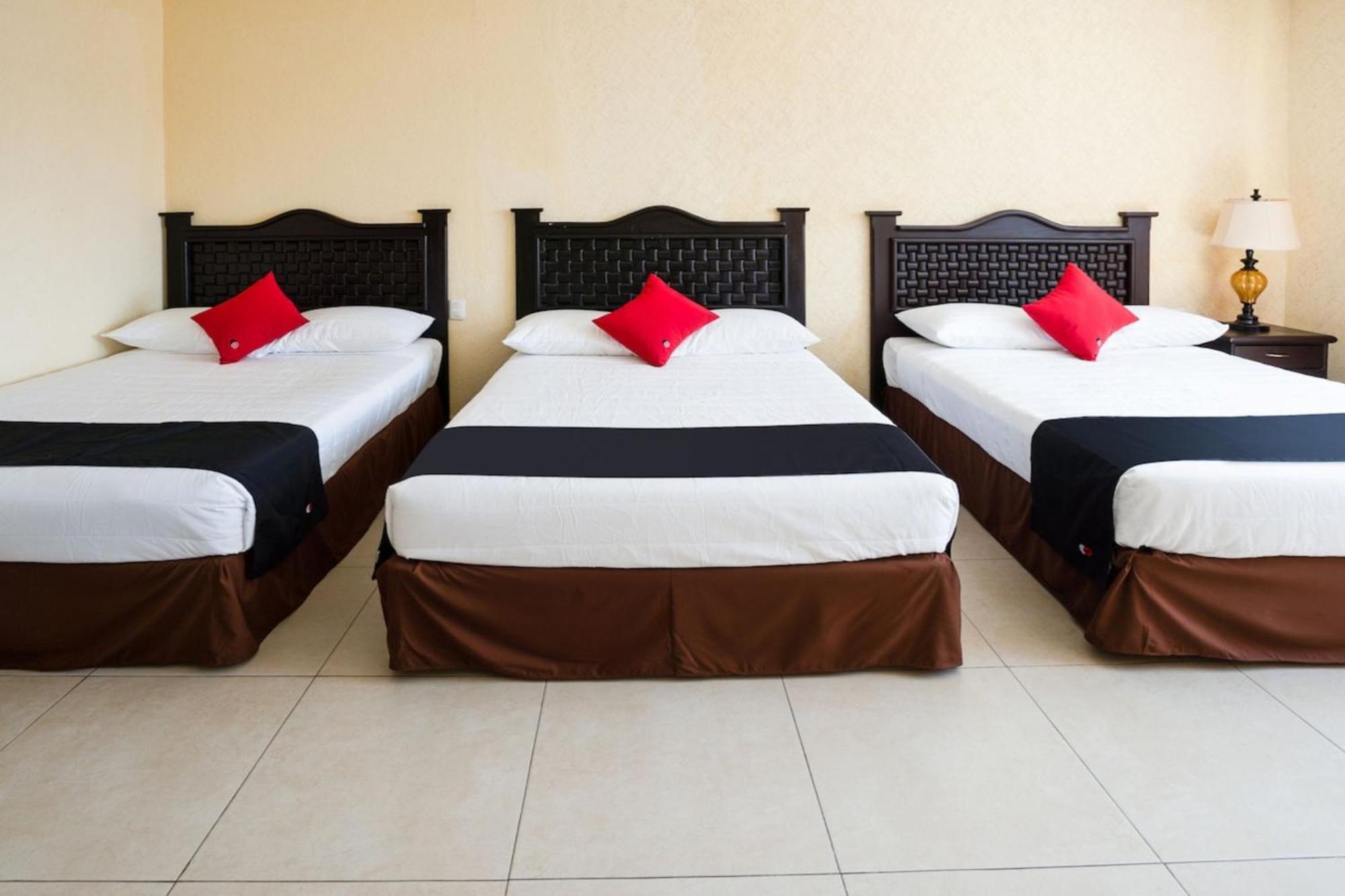 Capital O Hotel Los Caracoles, Акапулко Екстериор снимка